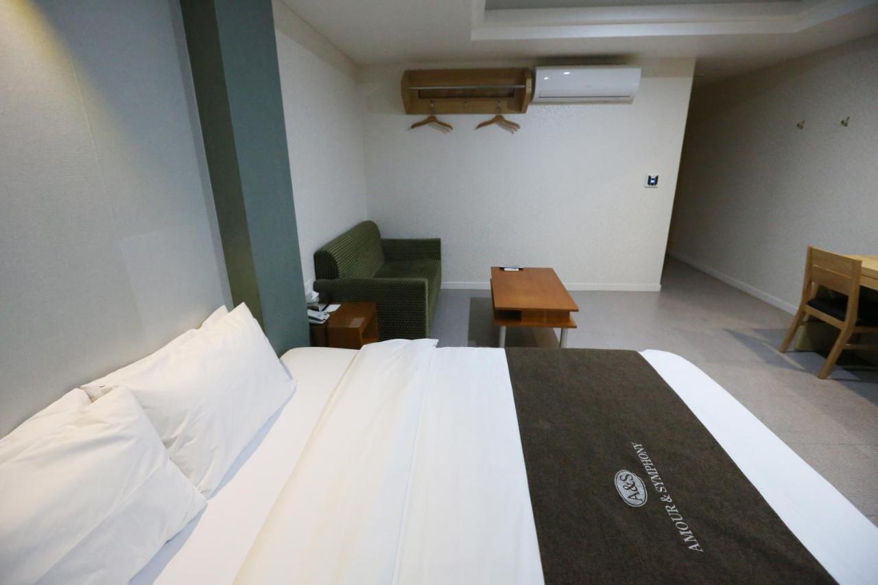 Amour Hotel Suwon Exteriér fotografie