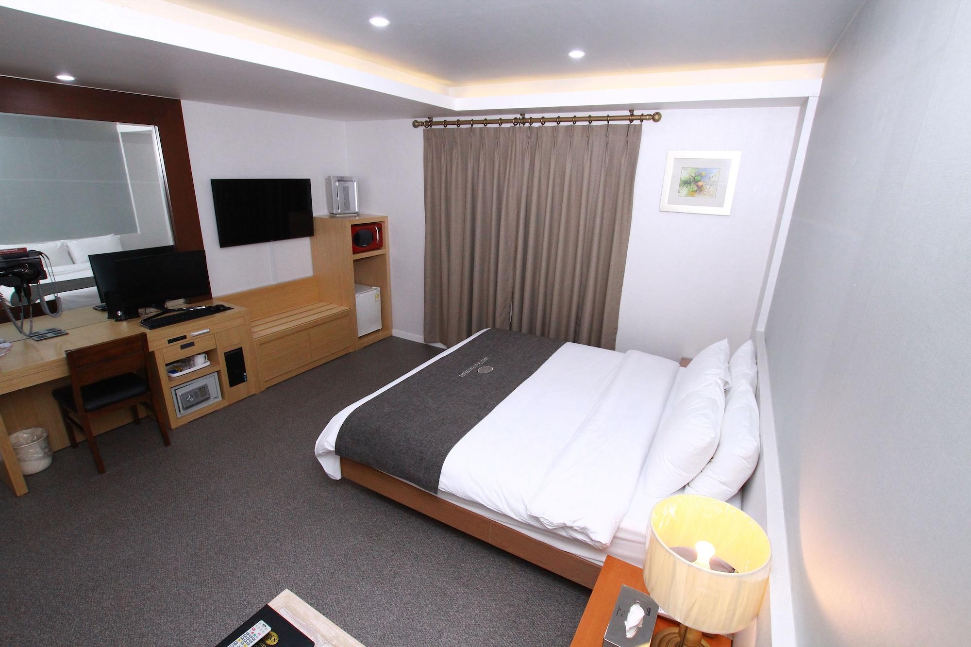 Amour Hotel Suwon Exteriér fotografie