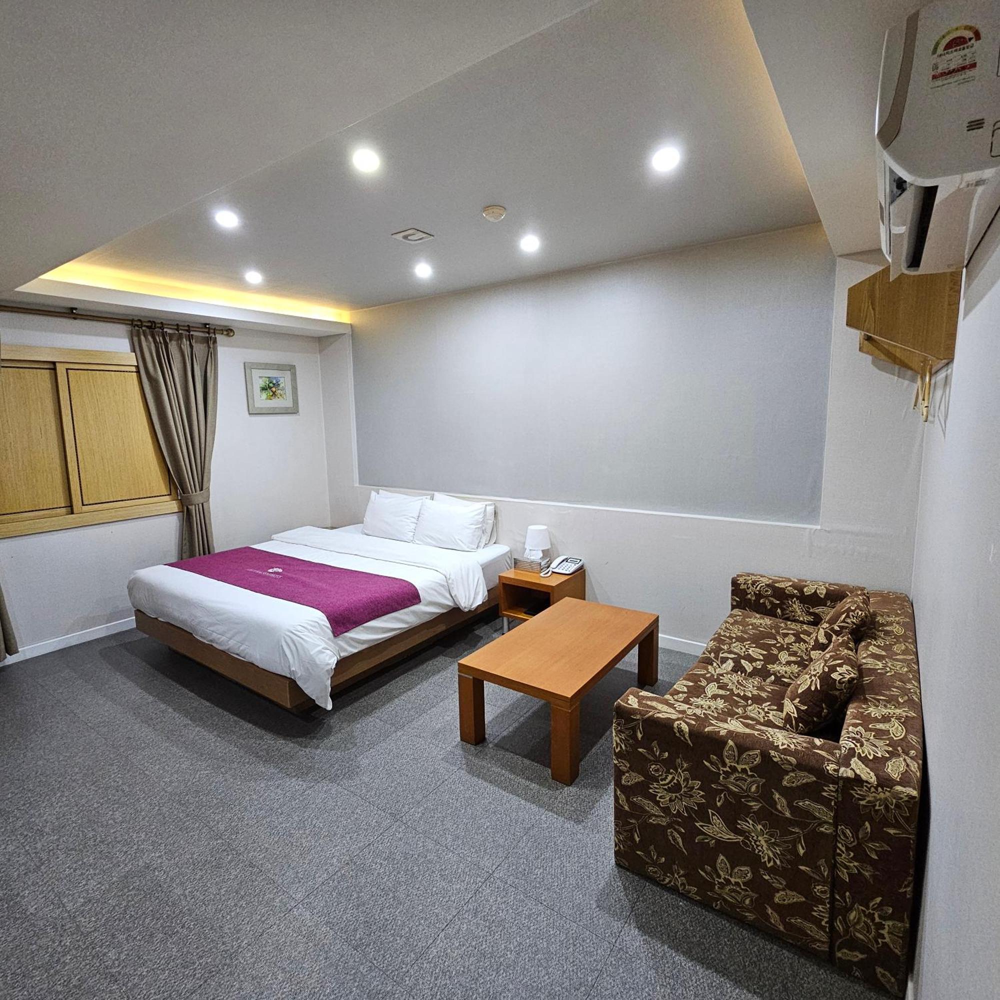 Amour Hotel Suwon Exteriér fotografie