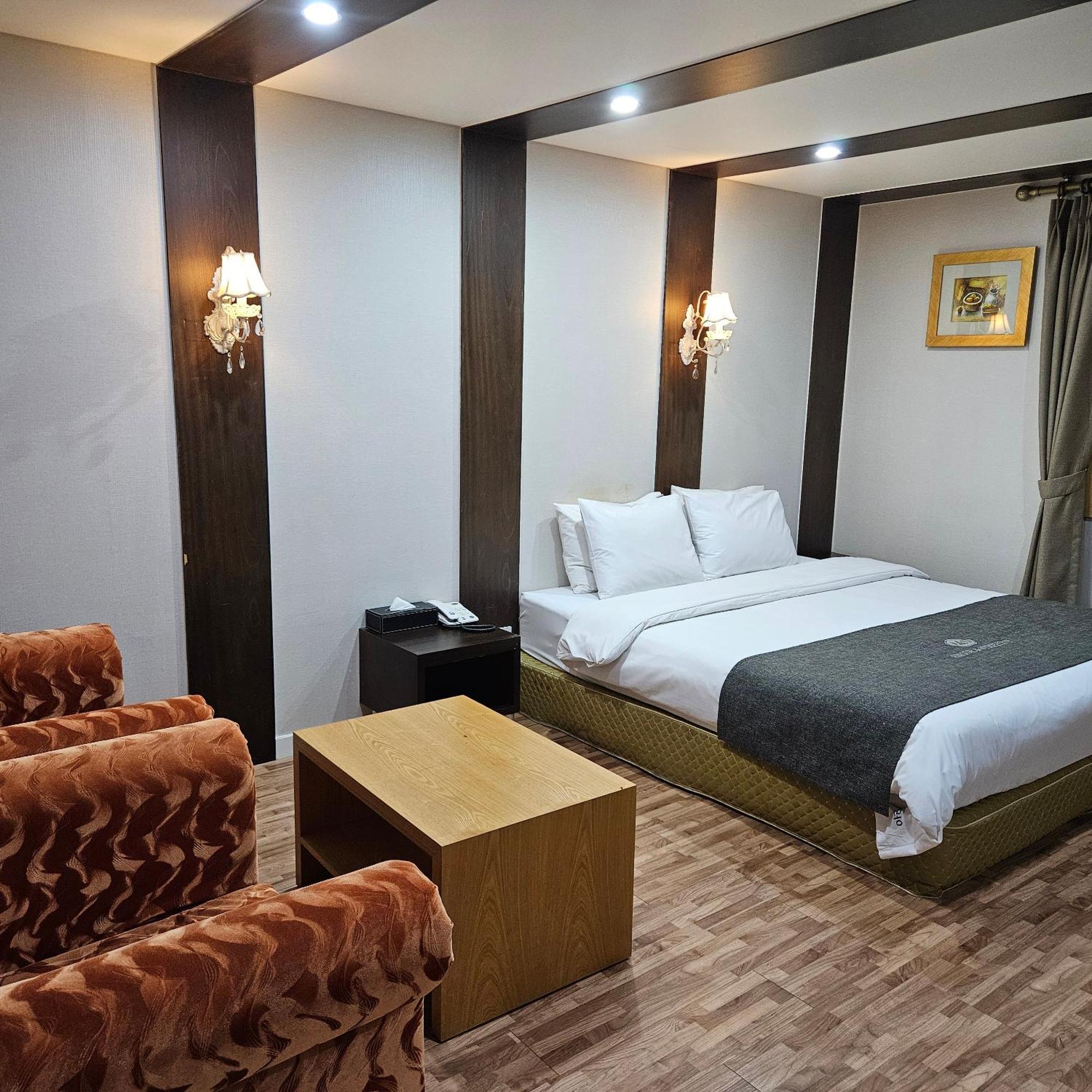 Amour Hotel Suwon Exteriér fotografie