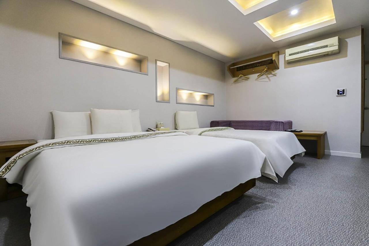 Amour Hotel Suwon Exteriér fotografie