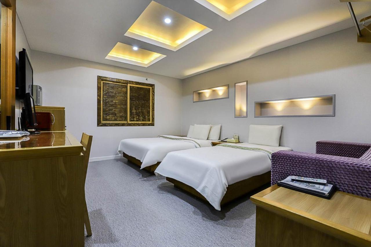 Amour Hotel Suwon Exteriér fotografie
