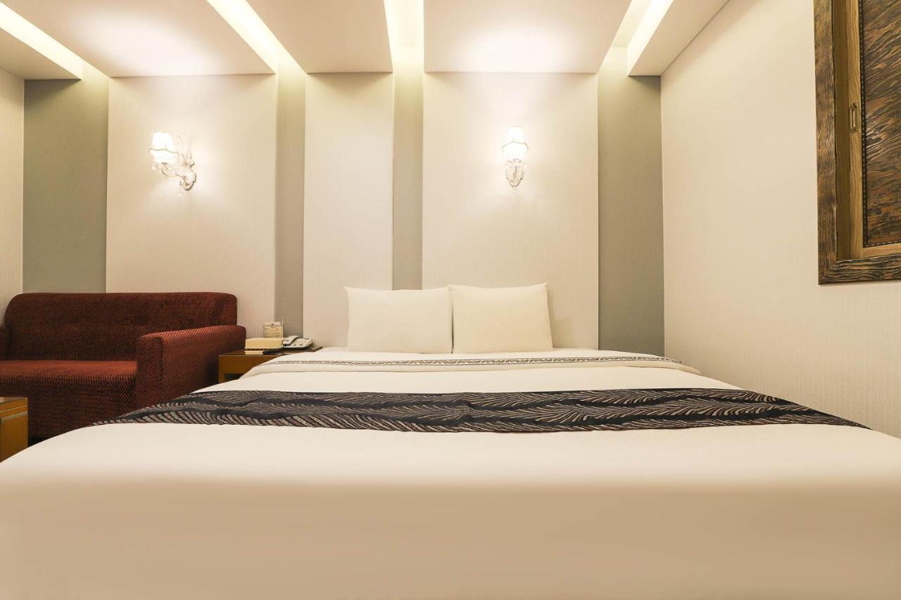 Amour Hotel Suwon Exteriér fotografie