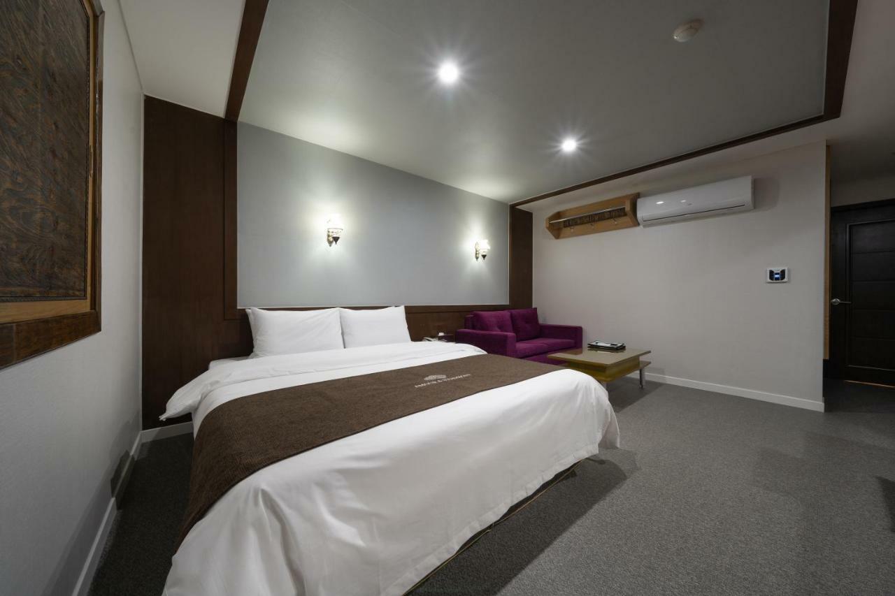 Amour Hotel Suwon Exteriér fotografie
