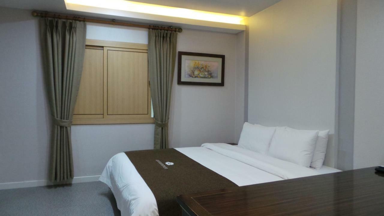 Amour Hotel Suwon Exteriér fotografie