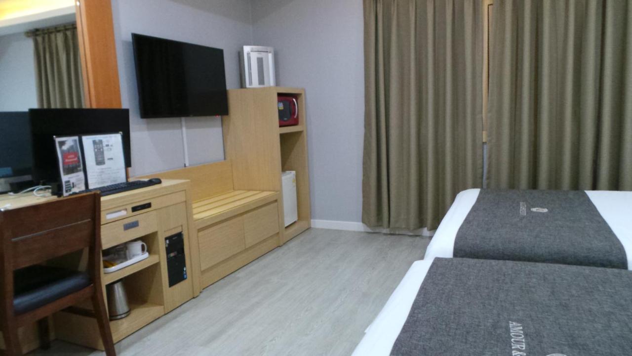 Amour Hotel Suwon Exteriér fotografie