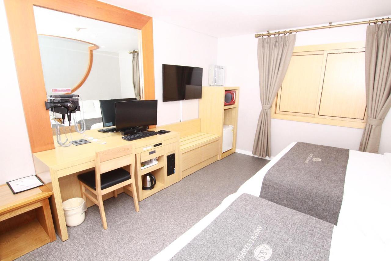 Amour Hotel Suwon Exteriér fotografie